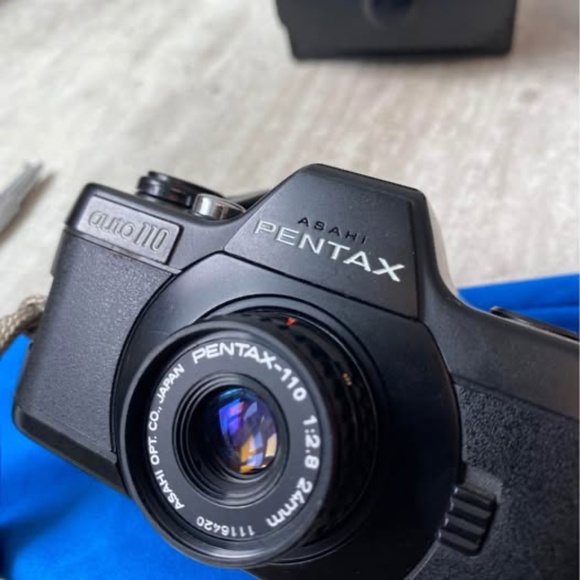 PENTAX auto 110 SLR Film Subminiature Camera with Pentax 24mm f/2.8 Lens - Picture 2 of 4
